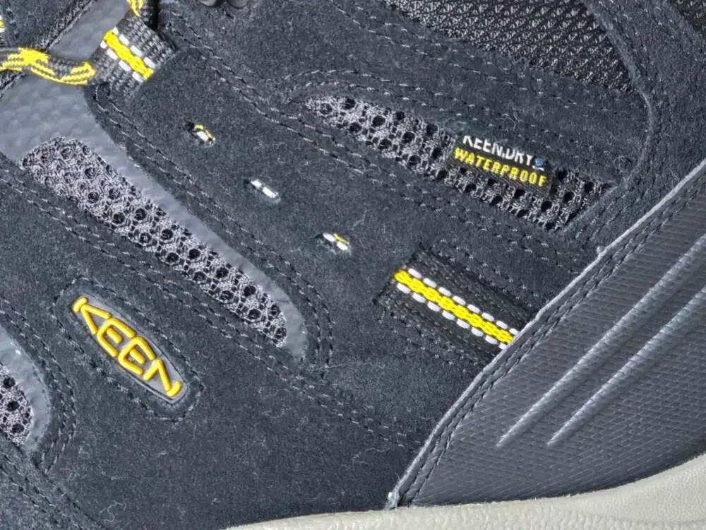 Men's Headout Waterproof Hiking Boot in Black and Lemon Curry Colorway